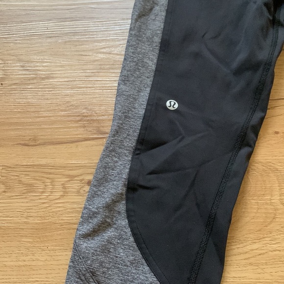 Lululemon leggings size 6 - Picture 2 of 7